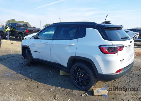 2022 Jeep Compass Altitude 4X4 z USA, uszkodzony, nr VIN 3C4NJDBB3NT184868